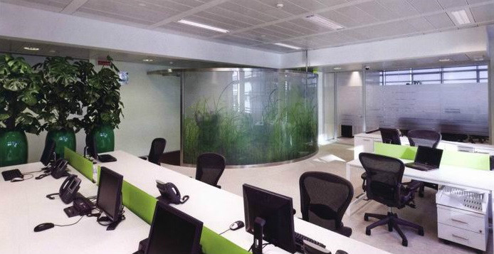办公室内的自然，环保为主题的办公室空间设计装修